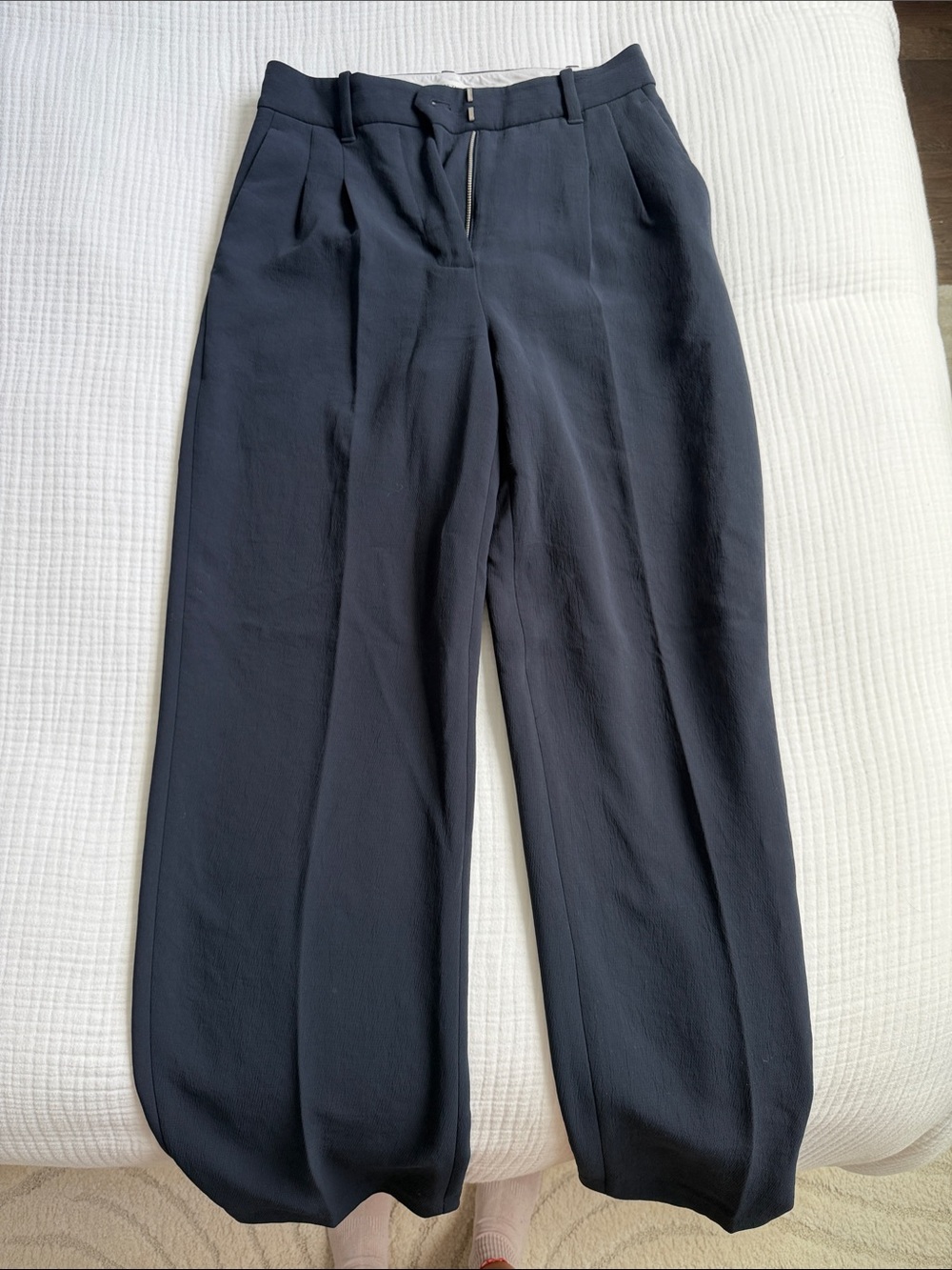 Aritzia’s Effortless Pants, Navy Blue Size 0